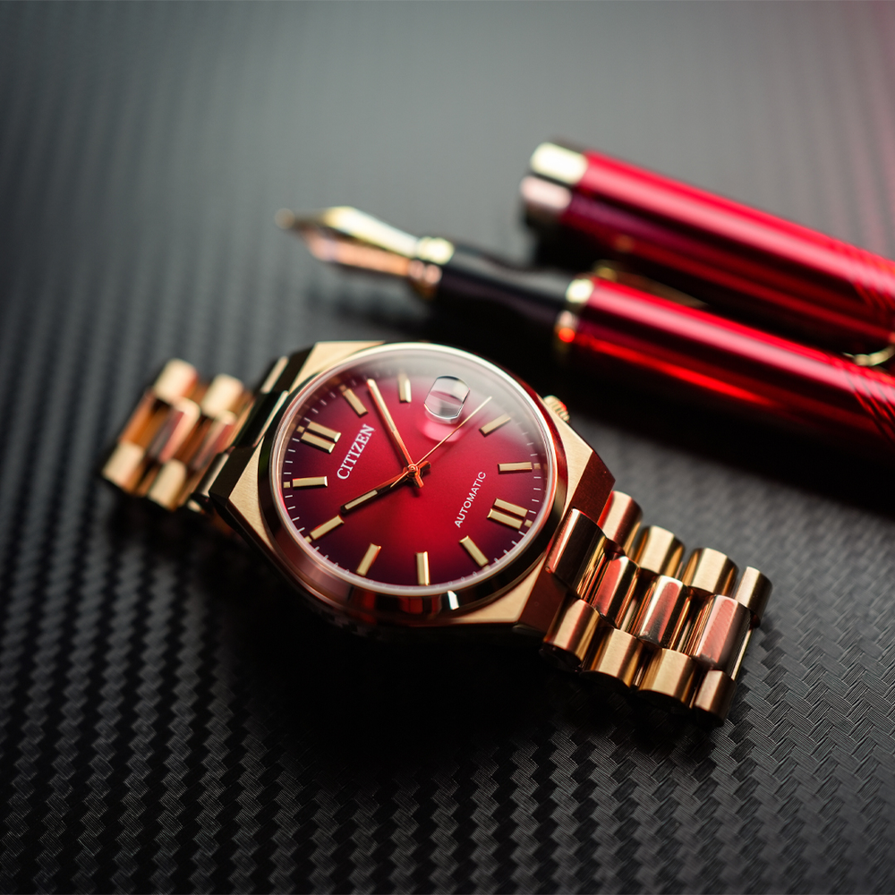 Citizen red clearance dial watch